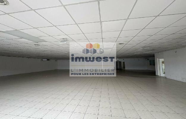 LOCAL COMMERCIAL  - 1000m2 VEZIN-LE-COQUET