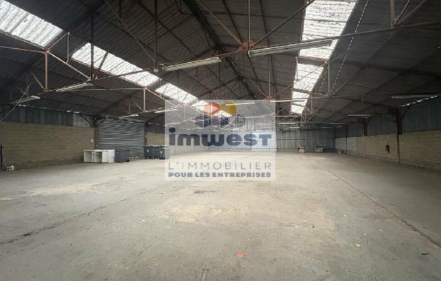 LOCAL COMMERCIAL  - 1000m2 VEZIN-LE-COQUET