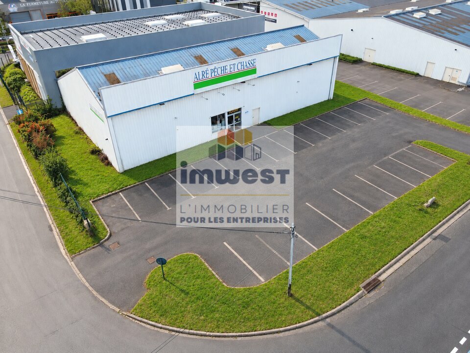 LOCAL COMMERCIAL