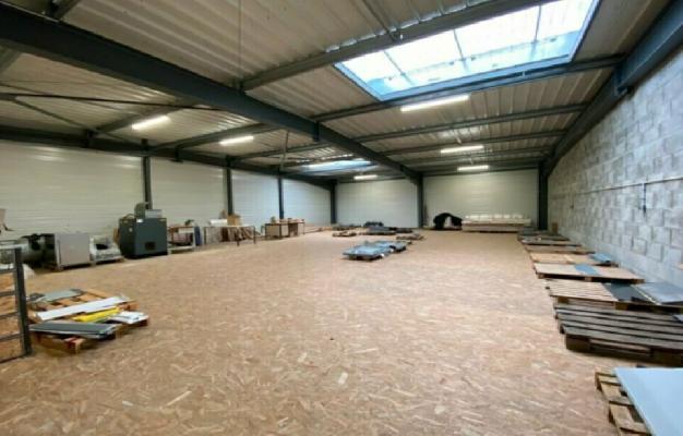 LOCAL D'ACTIVITE  - 465m2 PACÉ