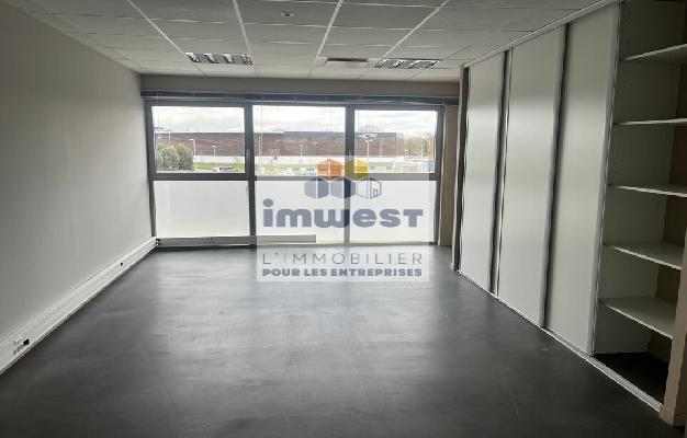 BUREAUX  - 102m2 VERN SUR SEICHE