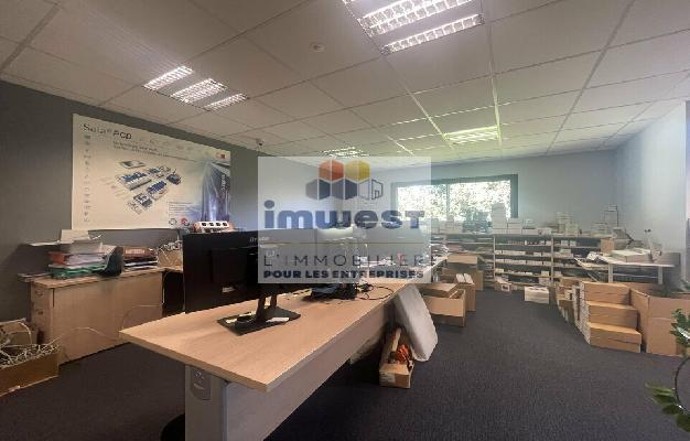 LOCAL D'ACTIVITE  - 710m2 VEZIN-LE-COQUET