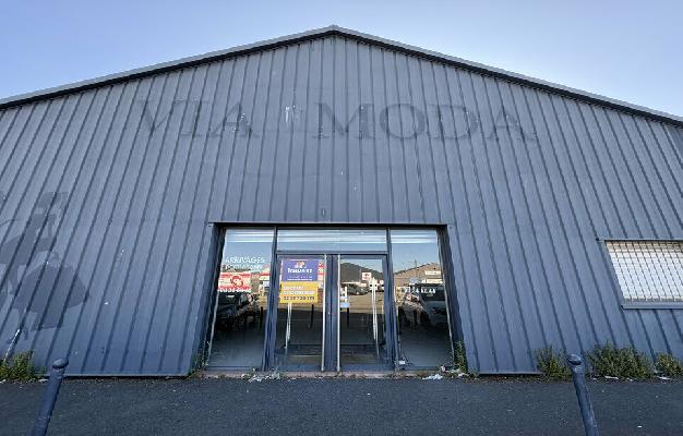 LOCAL COMMERCIAL  - 1000m2 VEZIN-LE-COQUET