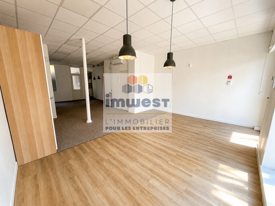 LOCAL COMMERCIAL