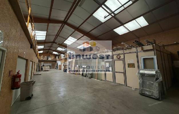 LOCAL D'ACTIVITE  - 450m2 BETTON