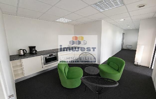 BUREAUX  - 103.8m2 PACÉ