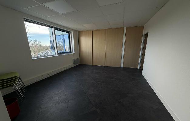 BUREAUX  - 237m2 SAINT-GRÉGOIRE